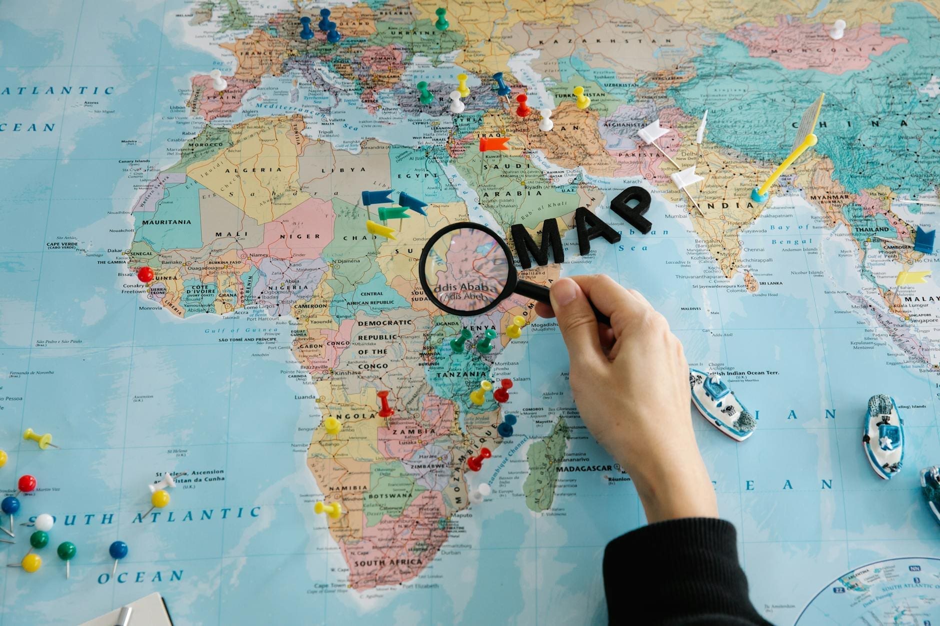 Getting Around Abroad: Essential Apps & Tools Cheat Sheet